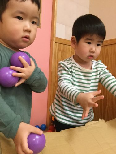 ボール遊び うさぎ組 2歳児 アスク平間保育園 株式会社日本保育サービス