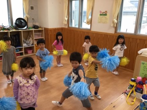 ダンスの練習をしたよ 3歳児 アスク平間保育園